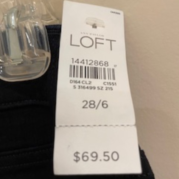 Ann Taylor Loft - Dark Navy Curvy Boot Cut Jeans - Size 28/6 - Picture 5 of 8